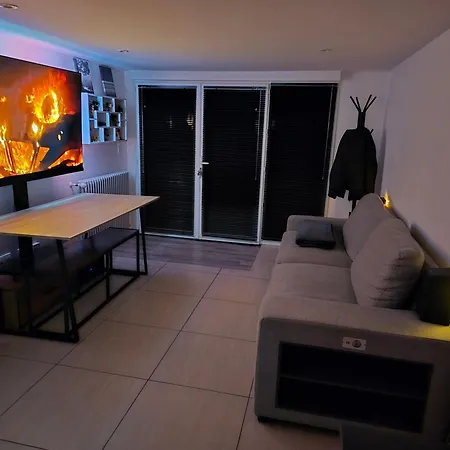 Cosy Proche Paris, & Asterix Apartman Chelles